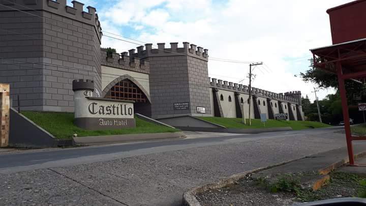 Castillo Auto Hotel